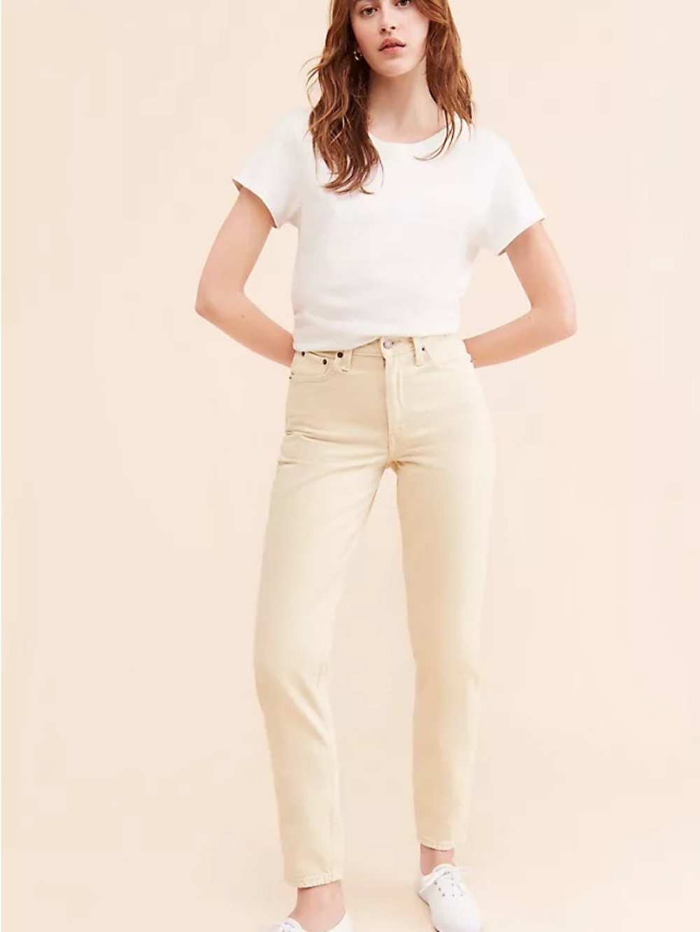 Levi’s Premium 80s Mom Jeans in a beautiful cream/ecru wash 🤍